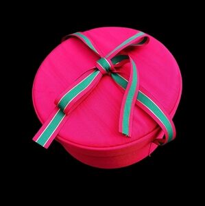 Holiday Box 8.5 Inch Diameter, 4 Inch Height